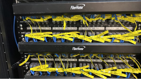 光纖跳線(xiàn)：被忽視的系統(tǒng)性能基石與智能運(yùn)維關(guān)鍵